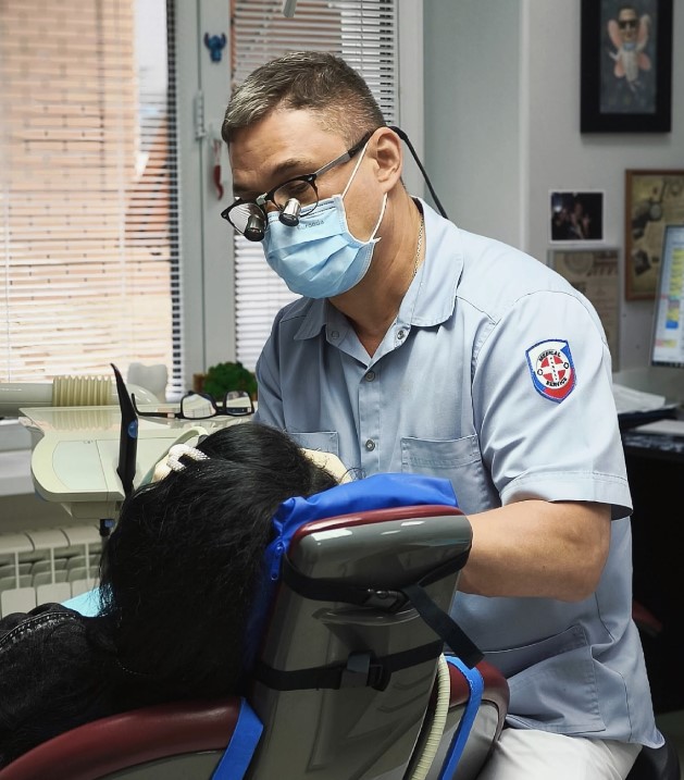 Лечение периодонтита под микроскопом в «Эль-Дента»